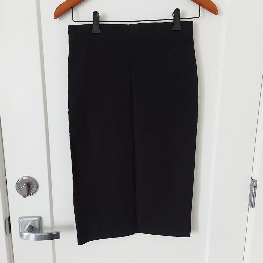 STUDIO SKIRT - Picture 2 of 6